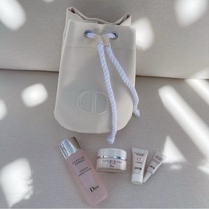 Dior Capture Totale Beauty Set in Drawingstring Pouch